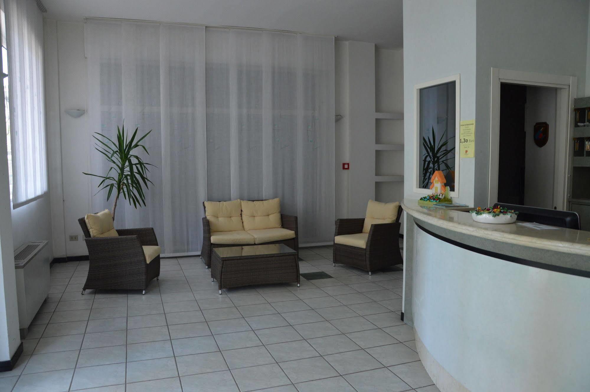 Caesar Hotel 3*