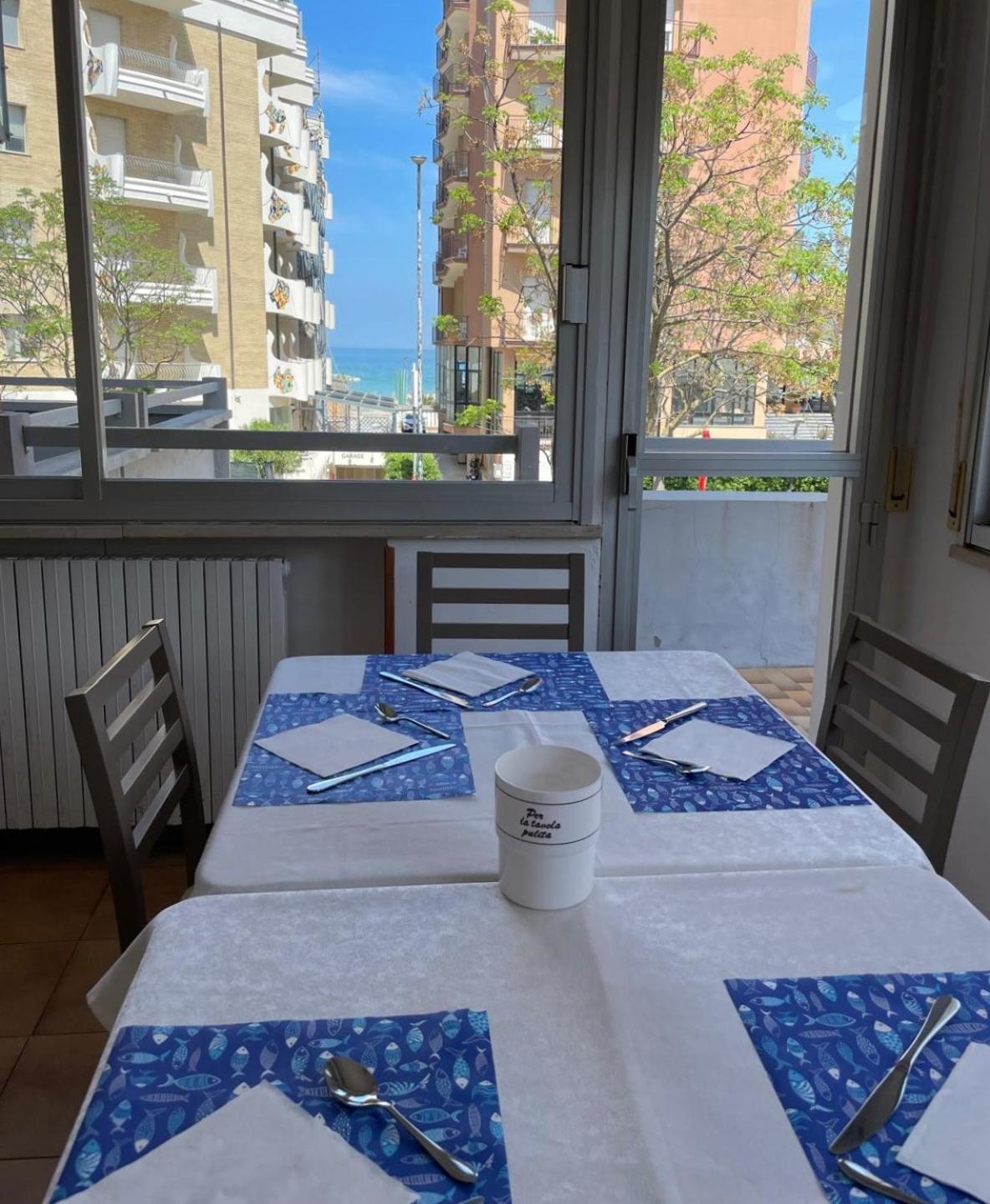Caesar Hotel 3*